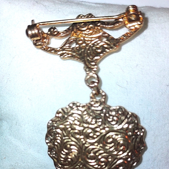 1928 Dangling Gold Floral Heart Brooch - Picture 9 of 9